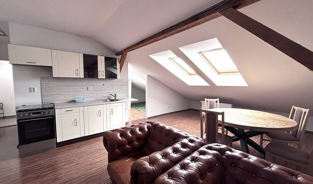 Pronájem bytu 2+kk 48 m², Starý Plzenec – fotka 1 z 13