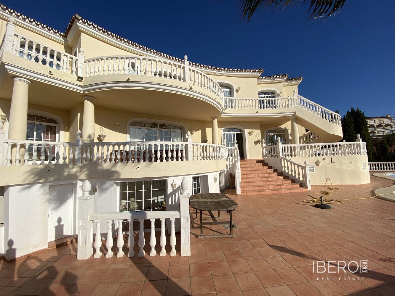 Prodej domu 480 m² s pozemkem 1 293 m² — photo 2