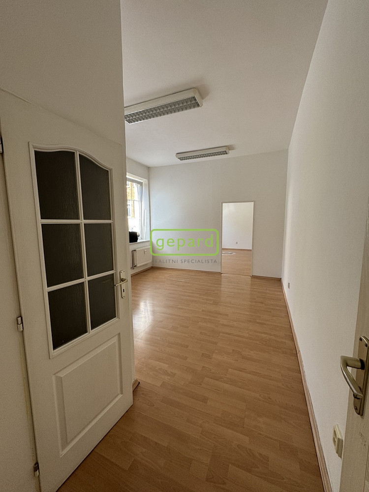 Pronájem kanceláře 40 m² – fotografie 4