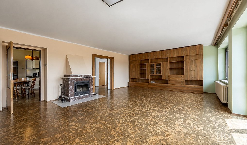 Prodej domu 337 m² s pozemkem 564 m², Dolní Beřkovice – náhled fotky 2