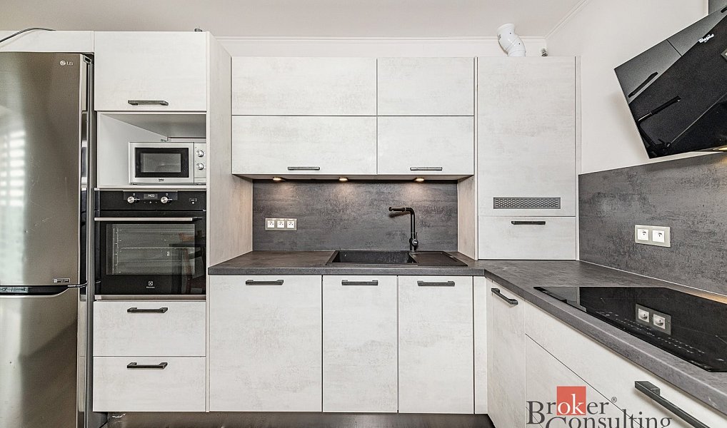 Pronájem bytu 3+kk 67 m², Nehvizdy – náhled fotky 2