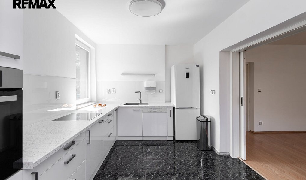 Prodej domu 300 m² s pozemkem 2 121 m², Měchenice – náhled fotky 26
