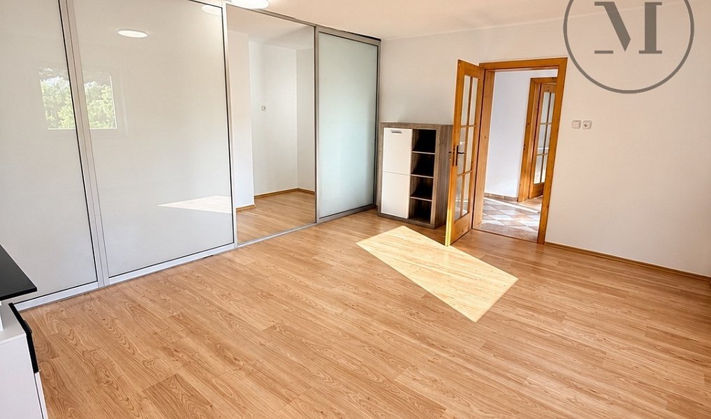 Pronájem domu 190 m² s pozemkem 1 298 m², Chroboly – náhled fotky 2