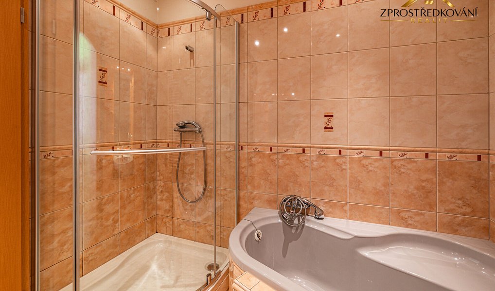Prodej domu 259 m² s pozemkem 605 m², Kraslice – náhled fotky 10