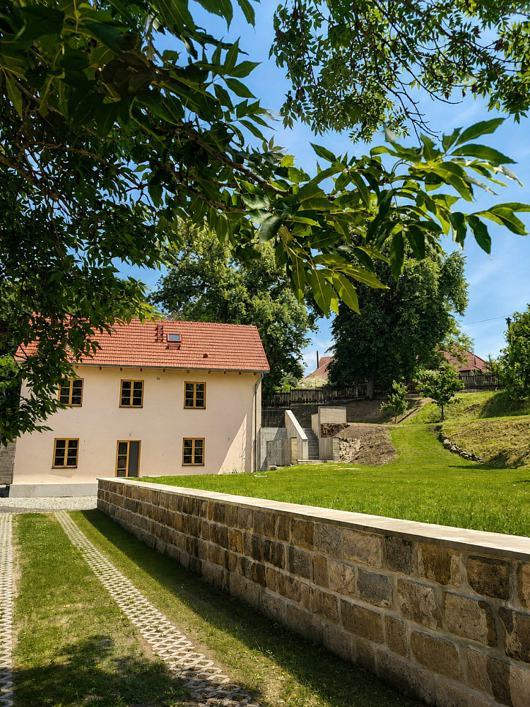 Prodej domu 200 m² s pozemkem 3 105 m² – fotografie 3
