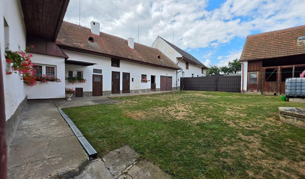 Prodej domu 230 m² s pozemkem 2 295 m², Moravské Budějovice – náhled fotky 2
