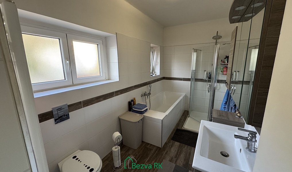 Prodej domu 135 m² s pozemkem 762 m², Králův Dvůr – náhled fotky 5