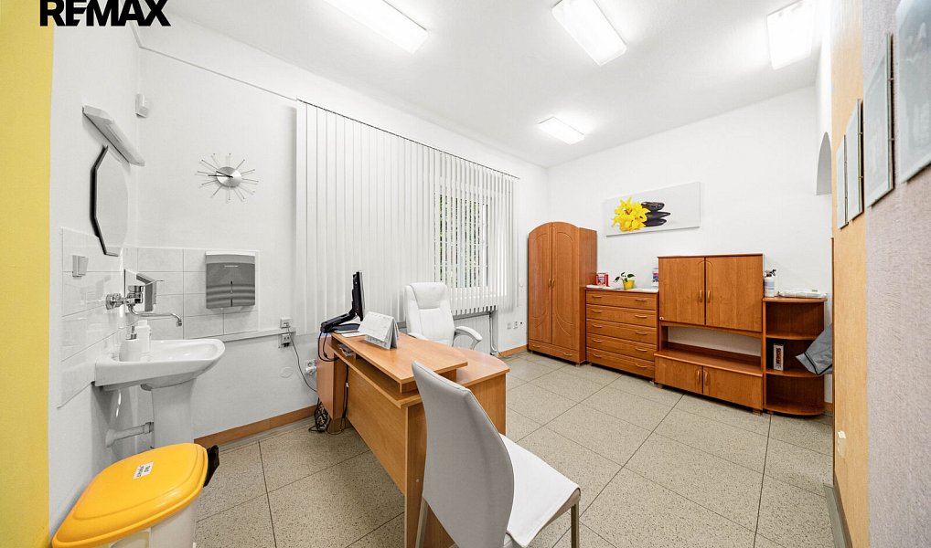 Prodej domu 361 m² s pozemkem 1 042 m², Kolín – náhled fotky 22
