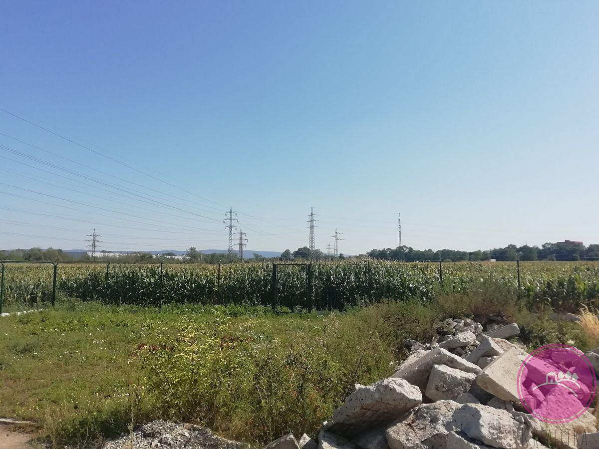 Prodej komerčního pozemku 4 588 m² – fotografie 4