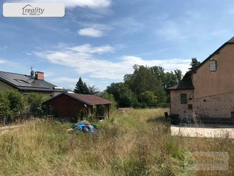 Prodej stavebního pozemku 848 m² – pohled 4