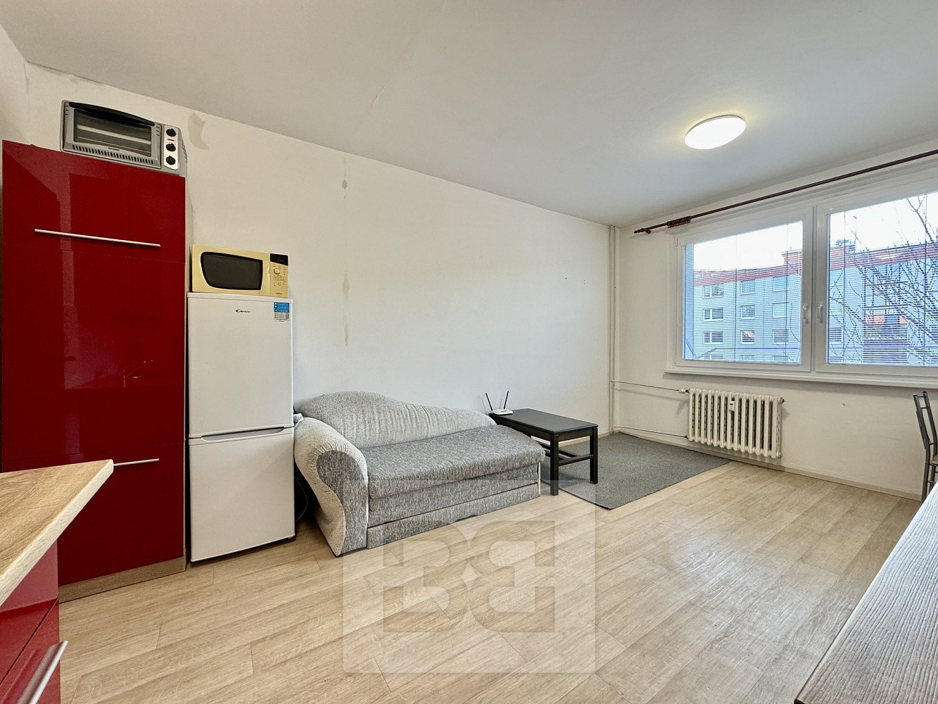 Pronájem bytu 2+kk 36 m² – pohled 2