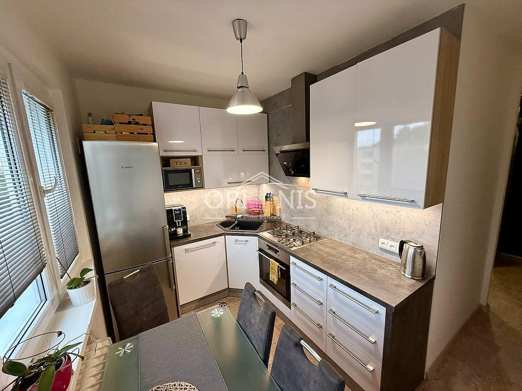 Prodej bytu 3+1 72 m² — photo 2
