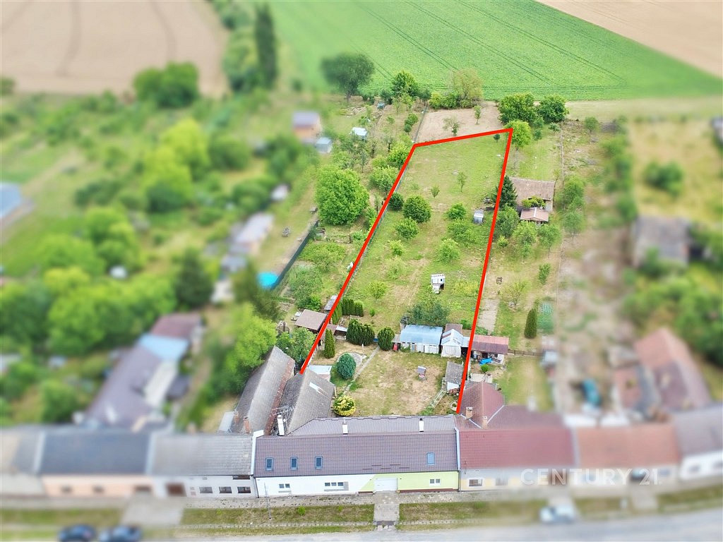 Prodej domu 200 m² s pozemkem 3 312 m² — photo 2