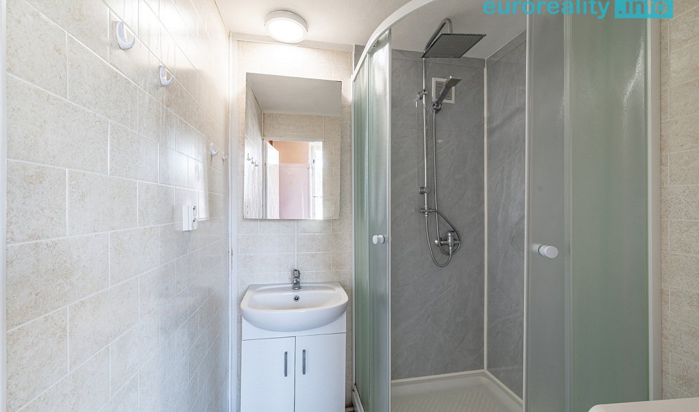 Prodej bytu 3+1 82 m², Luby – náhled fotky 15
