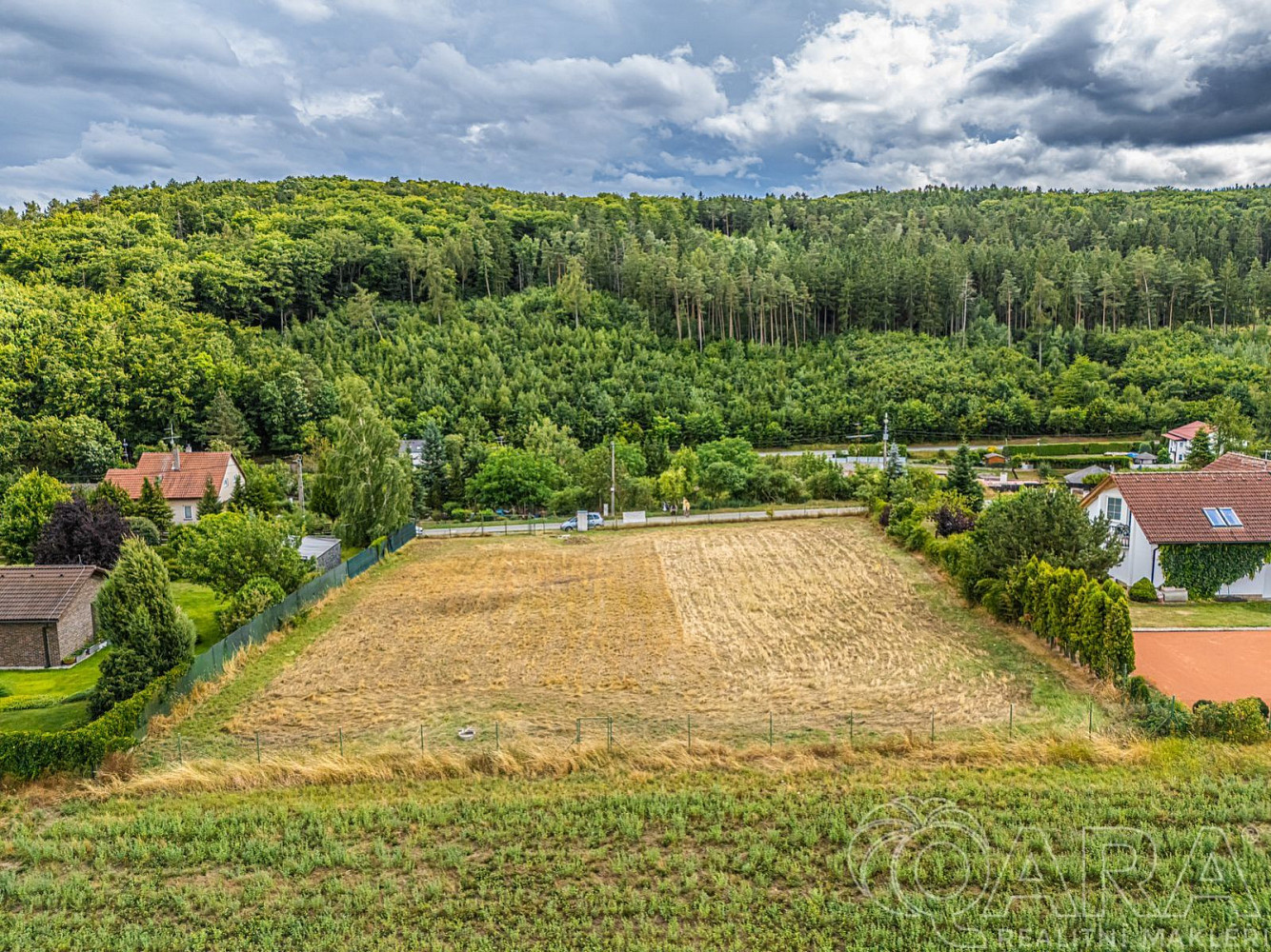Prodej stavebního pozemku 1 955 m² – fotografie 3