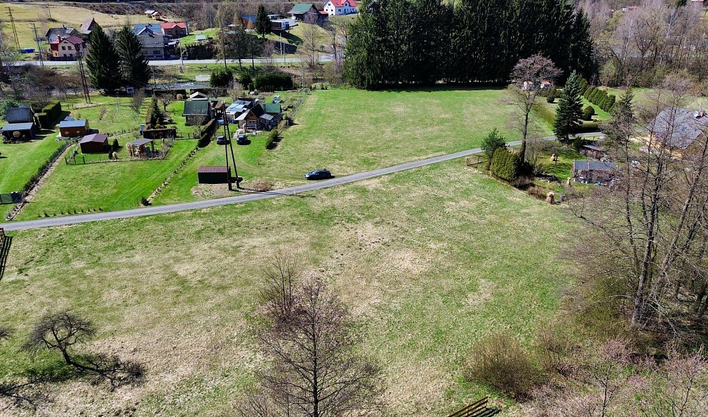Prodej stavebního pozemku 3 072 m², Plavy – náhled fotky 3