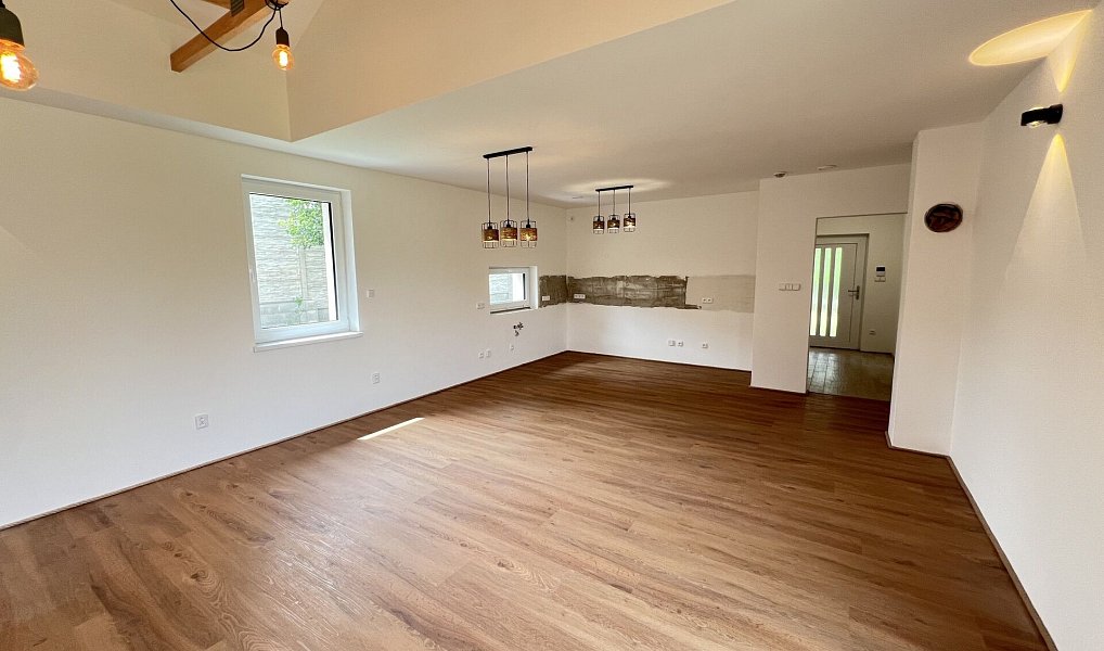 Prodej domu 145 m² s pozemkem 1 386 m², Očihov – náhled fotky 3