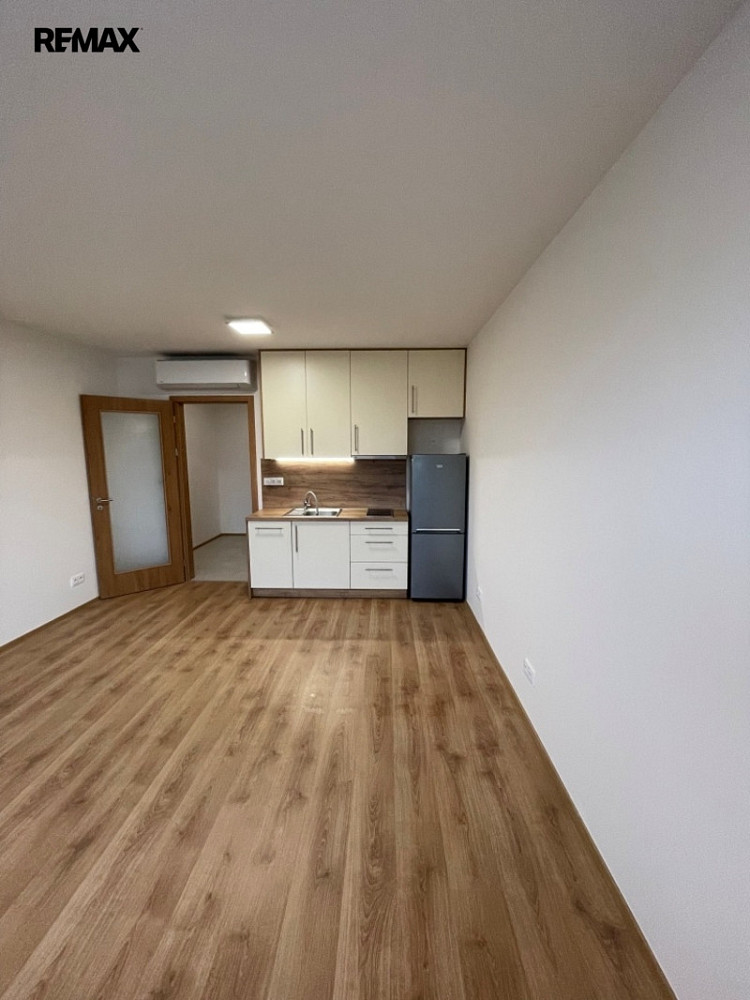 Pronájem bytu 1+kk 31 m², Břeclav