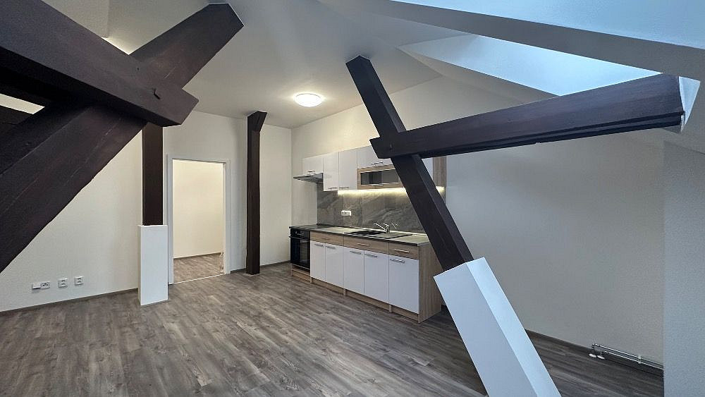 Pronájem bytu 2+kk 64 m² — photo 3