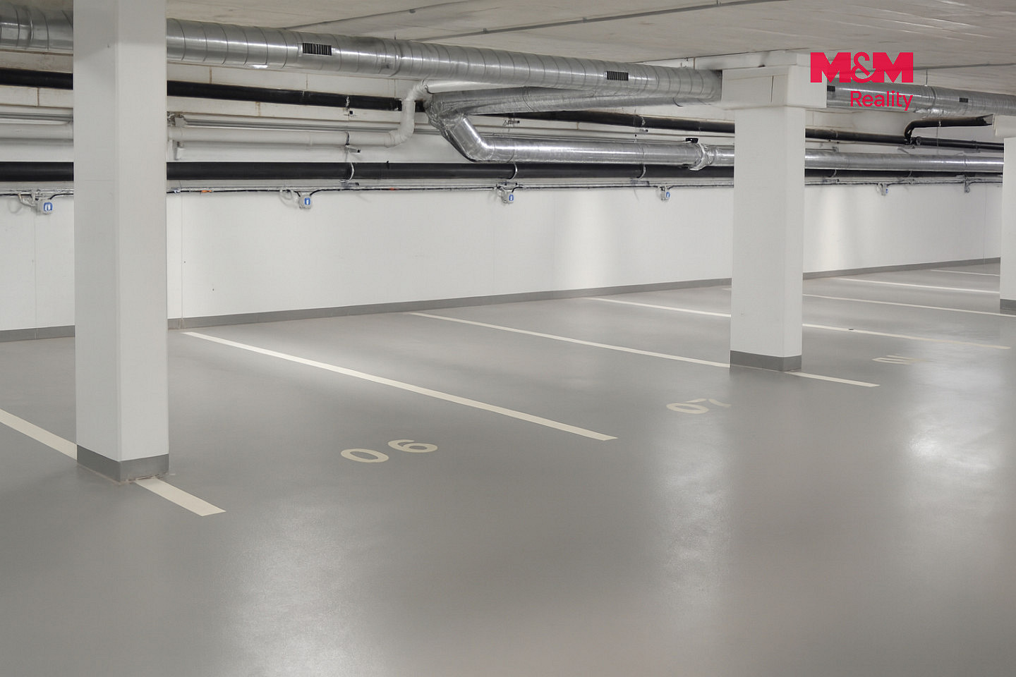 Pronájem garážového stání, 13 m2, hradec králové — photo 2