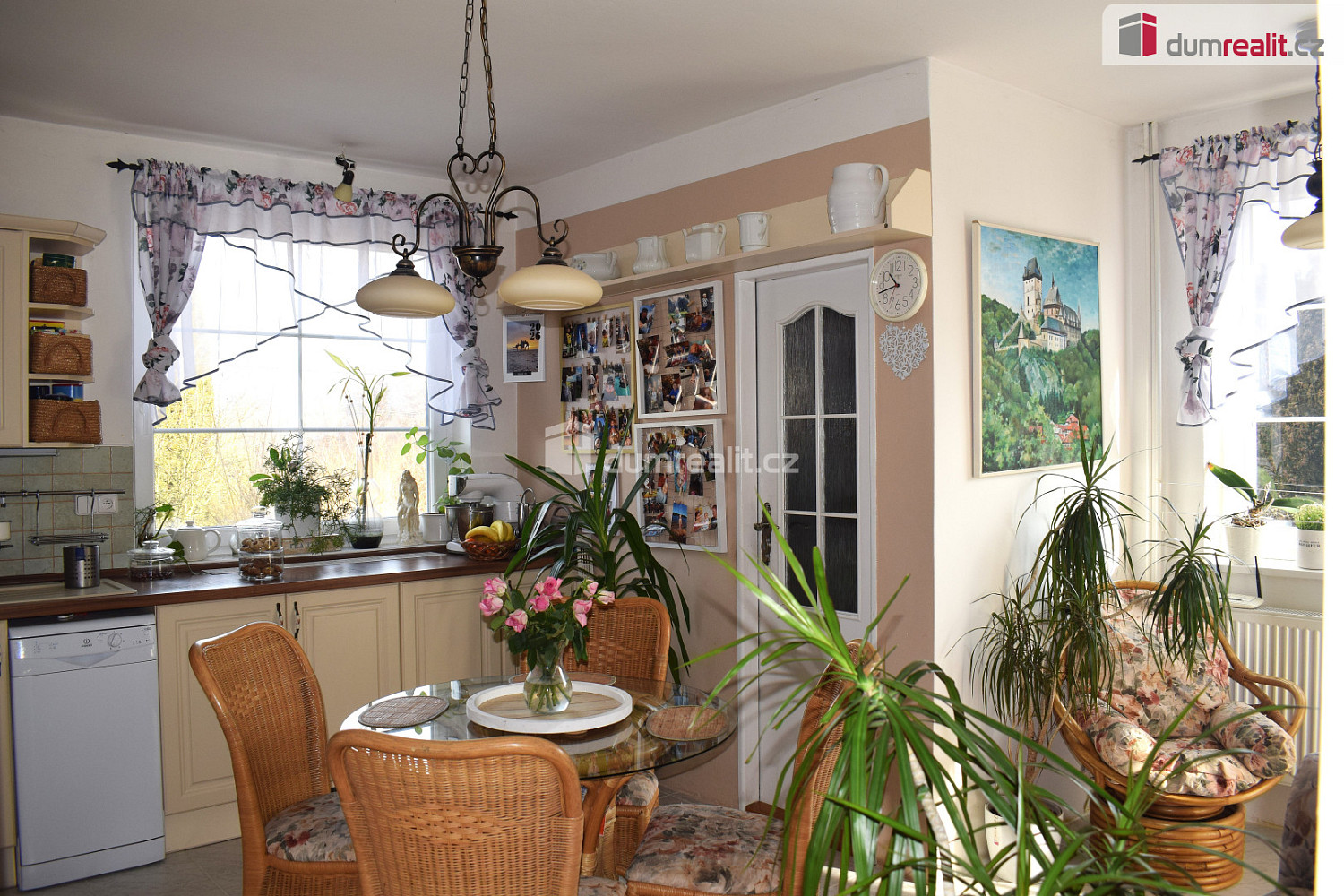Prodej domu 250 m² s pozemkem 952 m² – fotografie 3