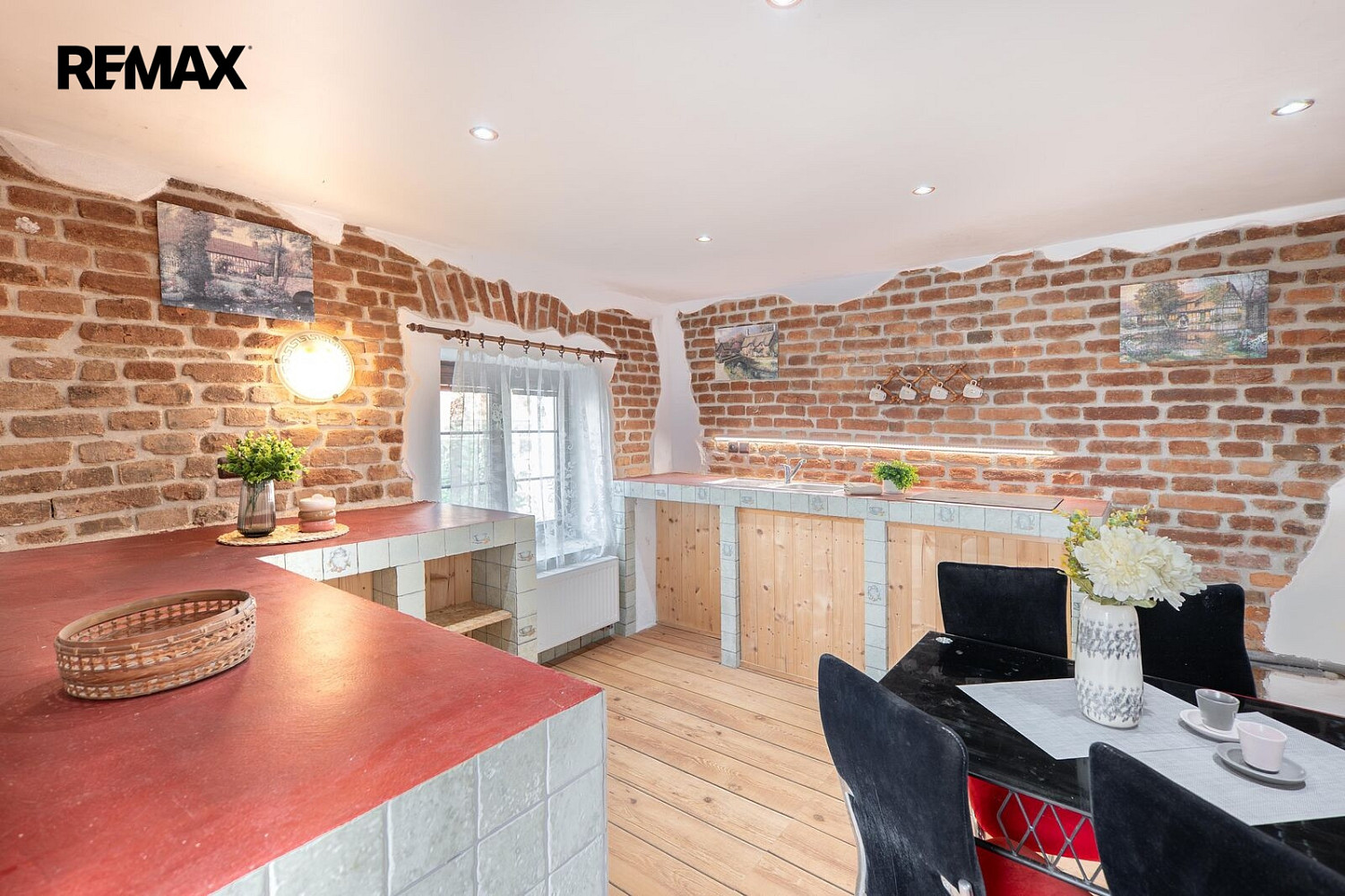 Prodej ubytovacího objektu 192 m² – fotografie 2