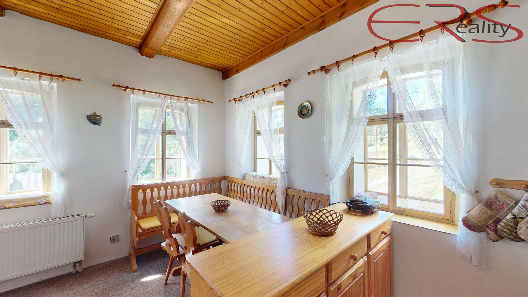 Prodej ubytovacího objektu 187 m² – fotografie 5