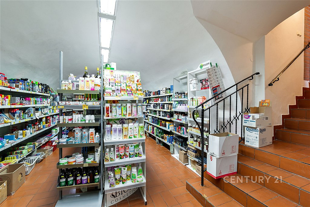 Prodej obchodních prostor 330 m² – další