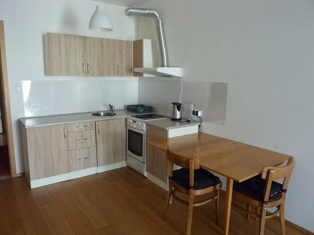 Pronájem bytu 1+kk 36 m² – fotografie 2