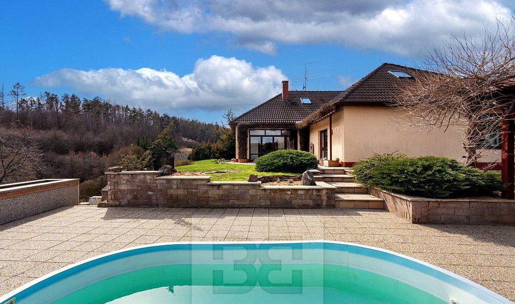 Prodej domu 262 m² s pozemkem 2 154 m², Králův Dvůr – náhled fotky 8