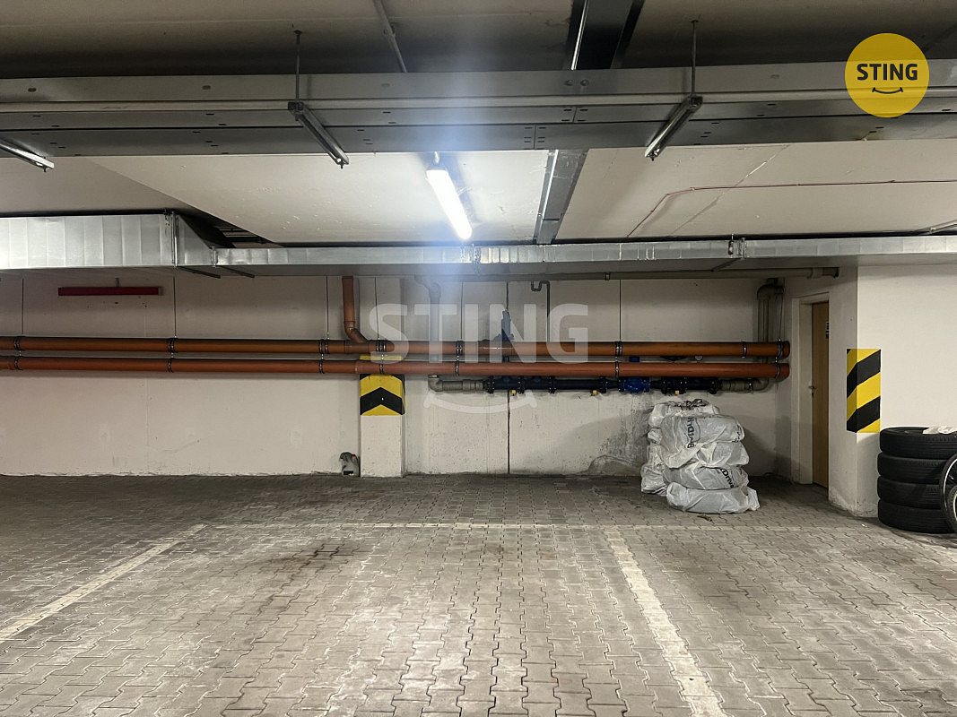 Prodej garážového stání, 15 m2, Praha - Košíře – fotografie 2