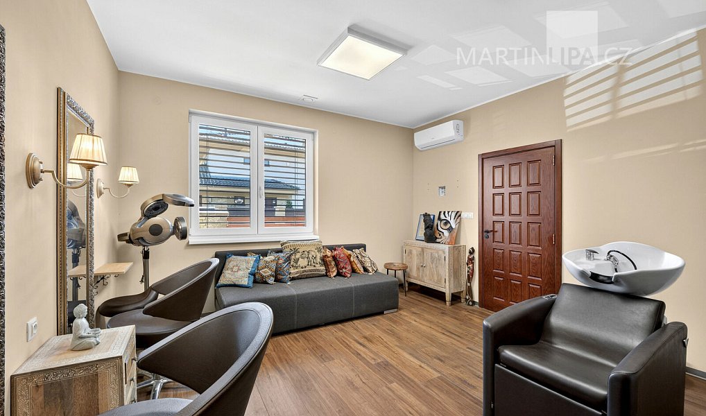 Prodej domu 258 m² s pozemkem 810 m², Veleň – náhled fotky 17