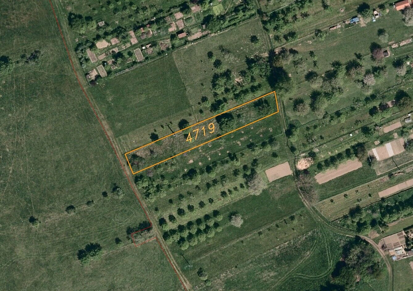 Prodej pole 1 102 m²