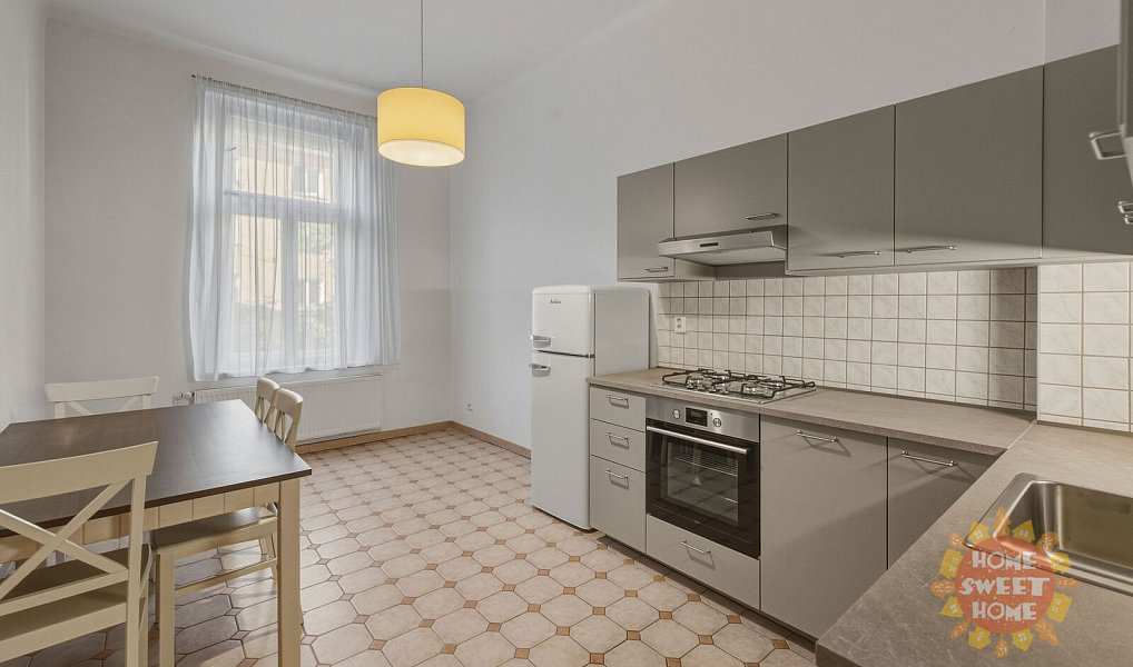 Pronájem bytu 2+1 85 m², Praha – náhled fotky 2