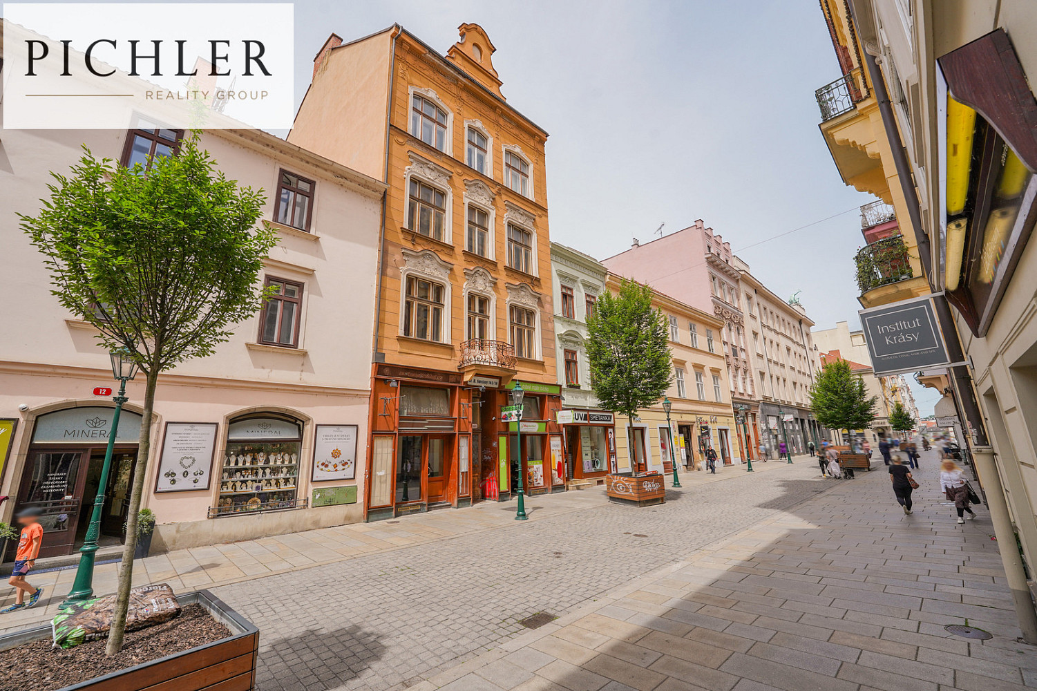 Prodej nájemního domu, činžáku 1 100 m² — photo 2