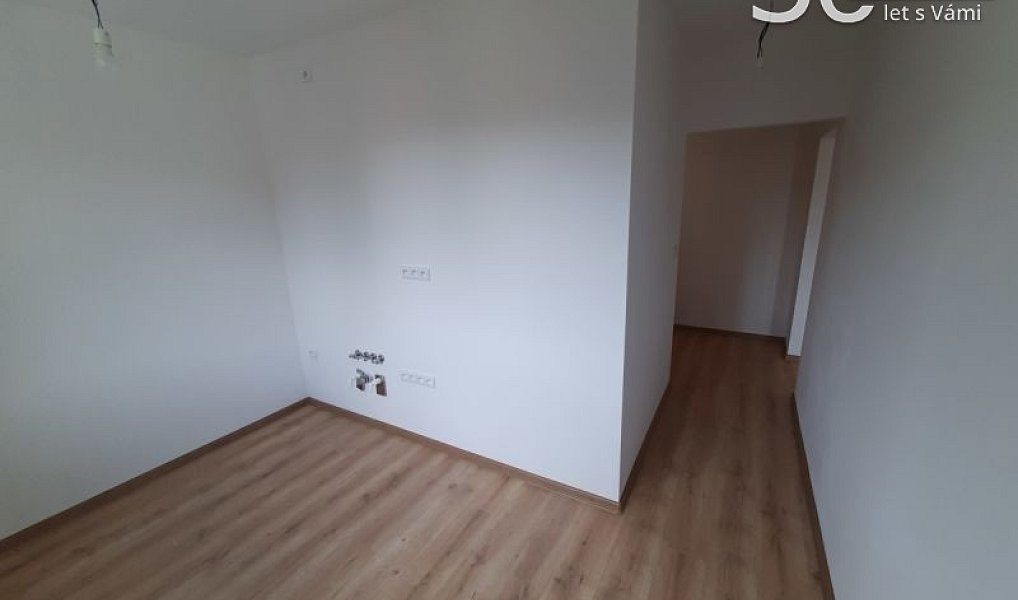 Prodej bytu 3+1 60 m², Vsetín – náhled fotky 4