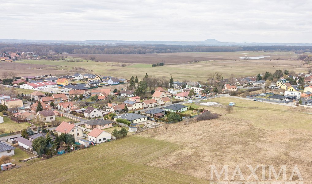 Prodej stavebního pozemku 896 m², Kly – náhled fotky 9