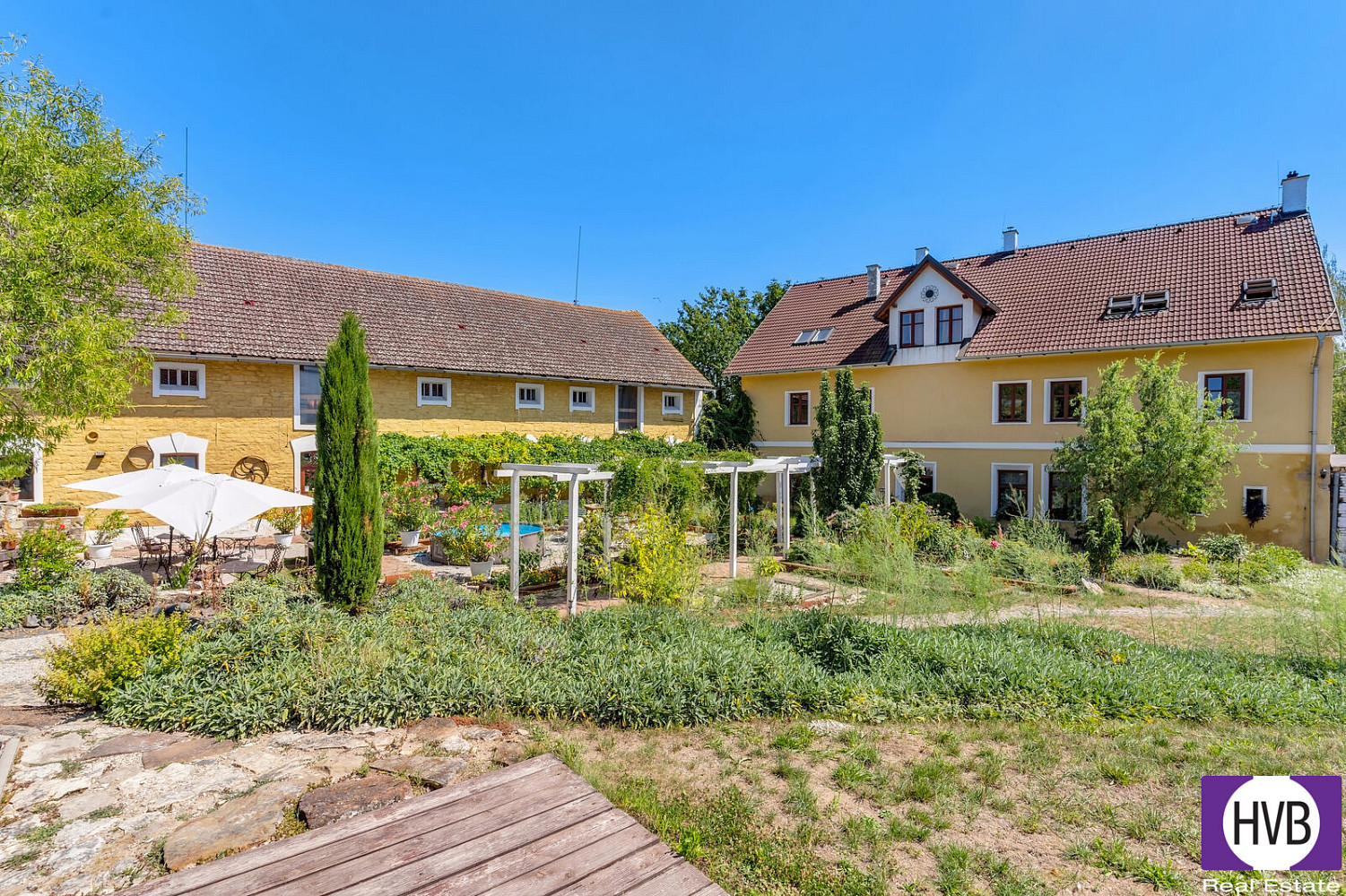 Prodej zemědělského objektu 1 900 m²