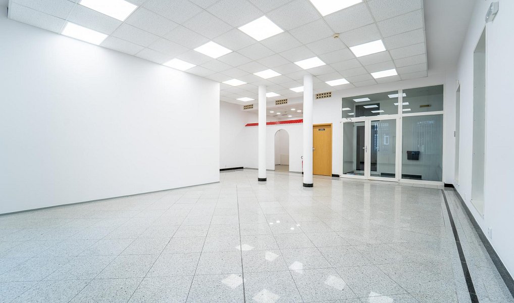 Pronájem obchodních prostor 92 m², Kolín – náhled fotky 5