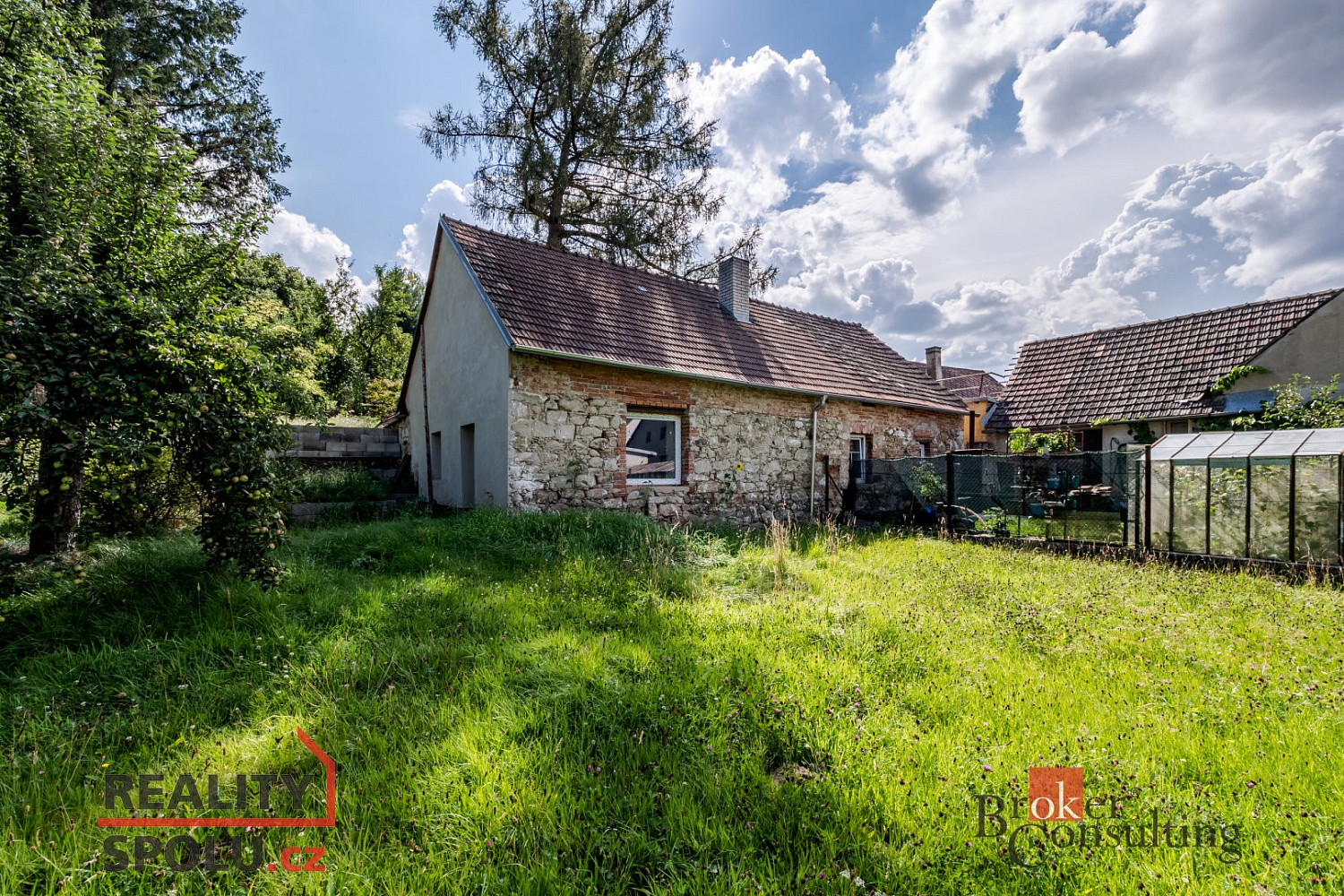 Prodej domu 100 m² s pozemkem 1 008 m² – fotografie 2