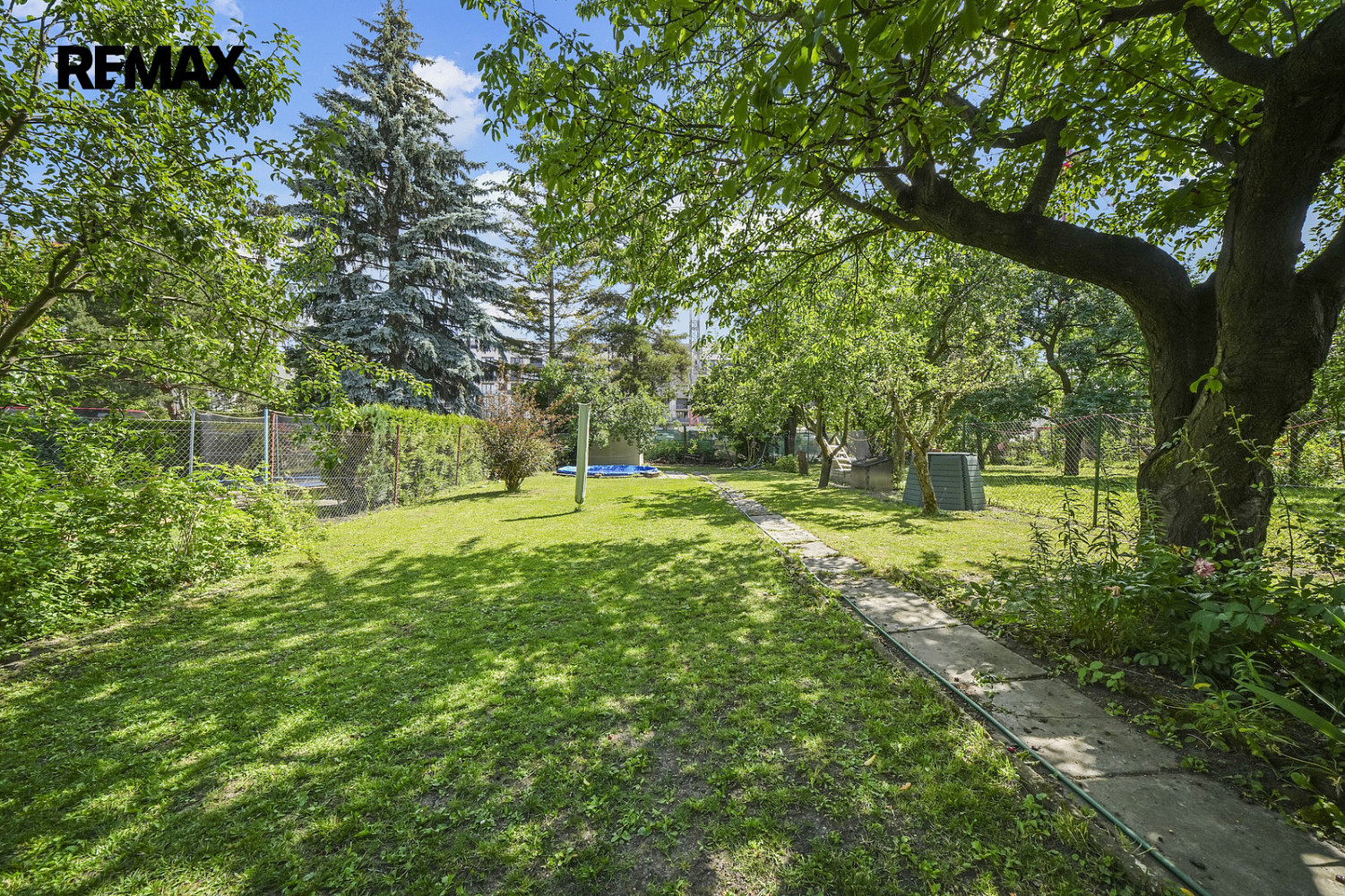 Prodej nájemního domu, činžáku 193 m² - View 2