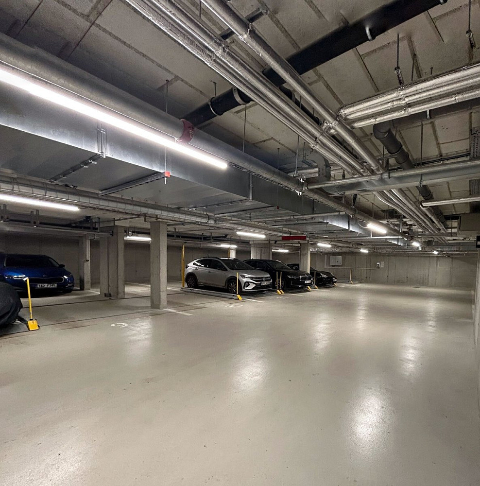 Pronájem garážového parkovacího stání – fotografie 3