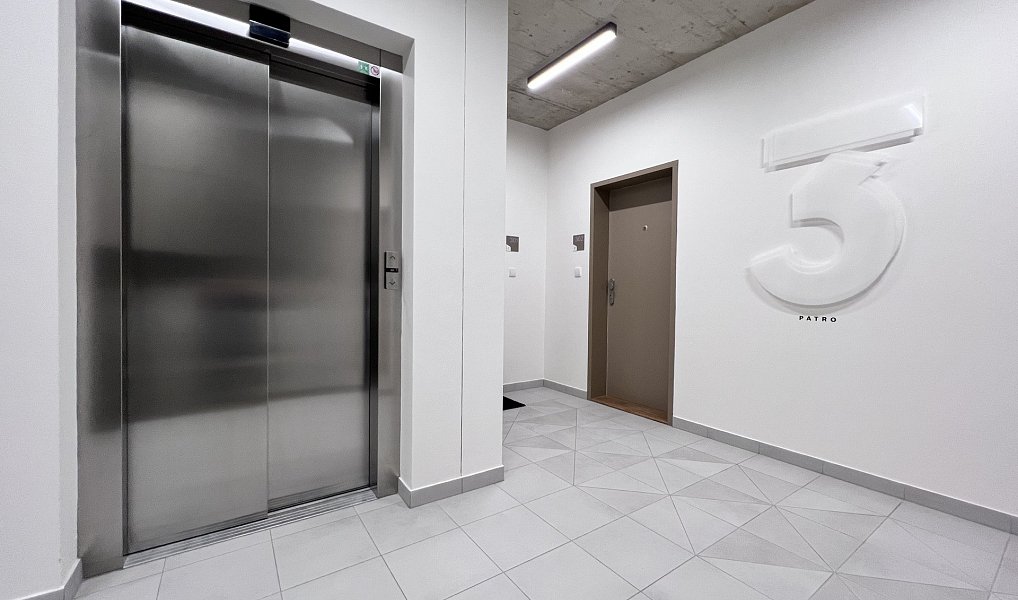 Prodej bytu 1+kk 31 m², Praha – náhled fotky 25