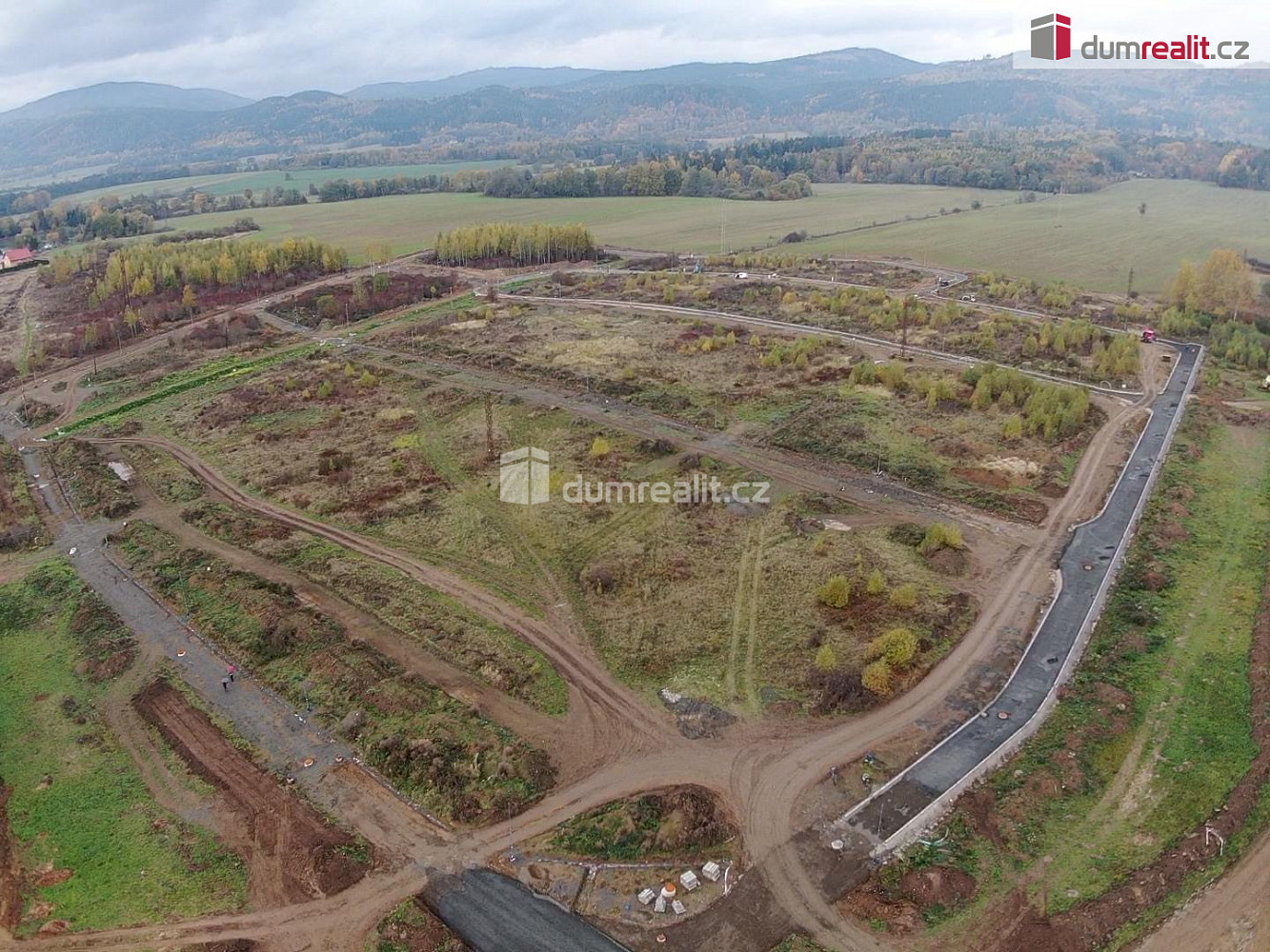 Prodej stavebního pozemku 1 659 m², Ostrov