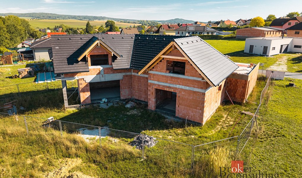 Prodej domu 212 m² s pozemkem 1 759 m², Litohlavy – náhled fotky 2