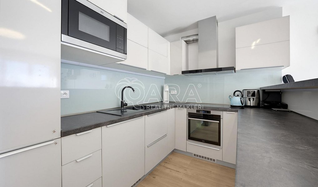 Prodej bytu 2+kk 53 m², Chýně – náhled fotky 2