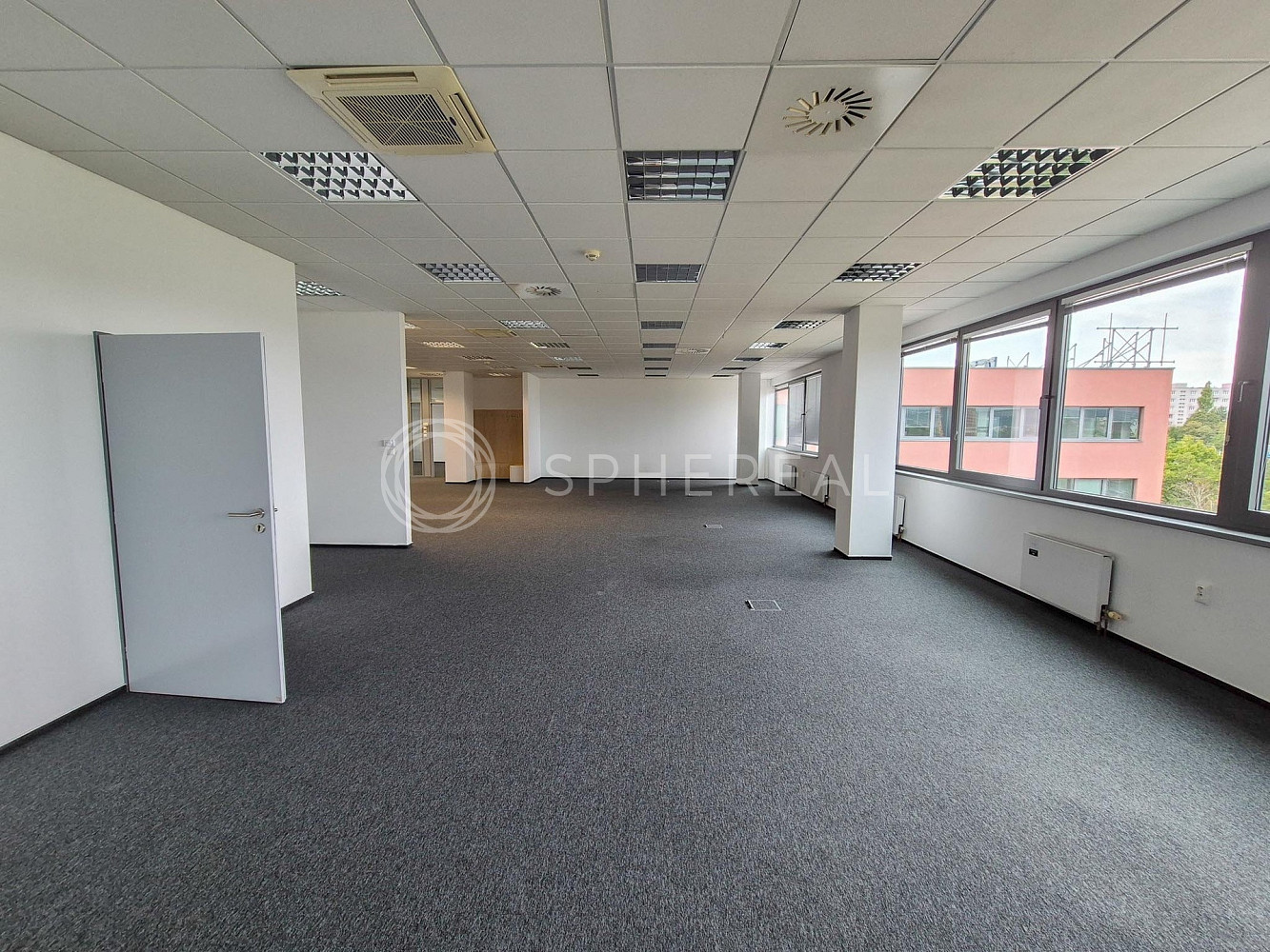Pronájem kanceláře 1 300 m² – fotografie 5