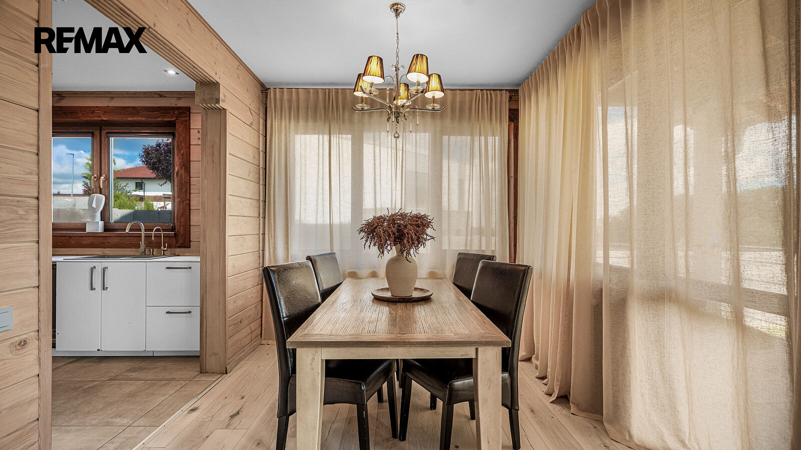 Prodej domu 226 m² s pozemkem 793 m² – fotografie 3