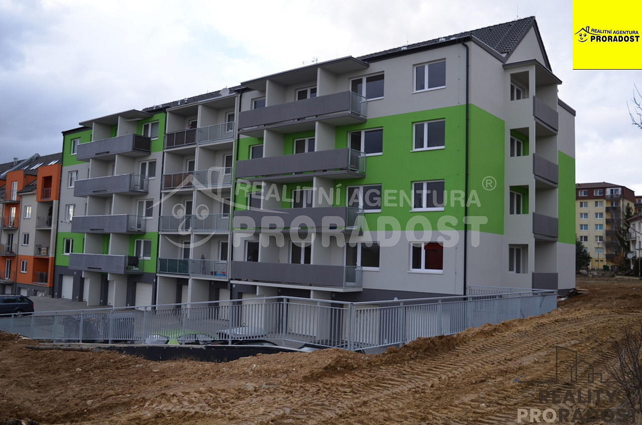 Pronájem bytu 1+kk 31 m² – fotografie 2