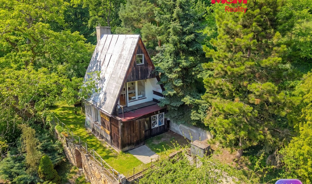 Prodej chaty/chalupy 48 m² s pozemkem 1 286 m², Malé Žernoseky – fotka 1 z 30